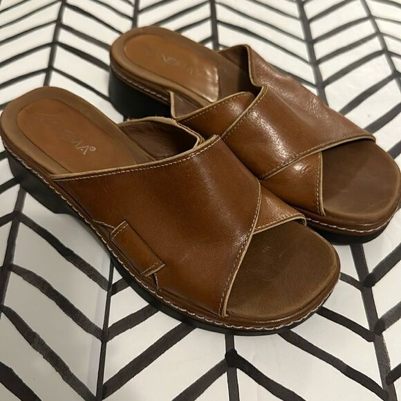 Ipanema Size 6.5 Comet Brown Leather Strappy Open Toe Sandals - Picture 1 of 4